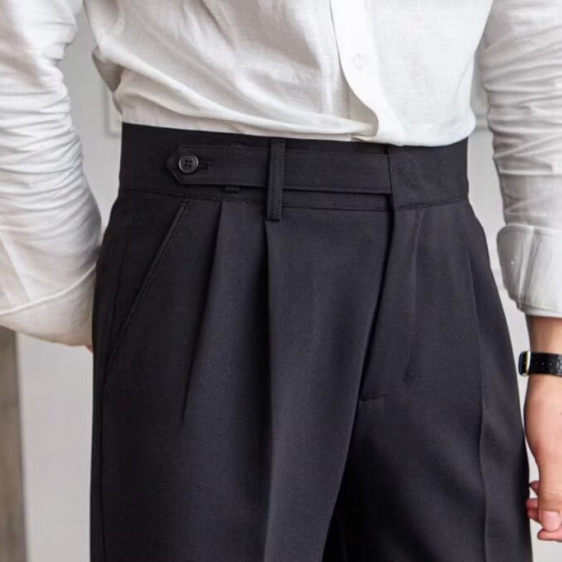 Pantalon mit hoher Taille in Paris